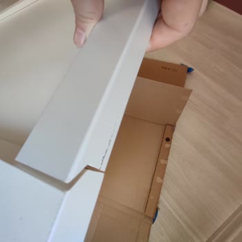 Yüksek Tutarlı Kitaplık Siparişim Hasarlı Ve İlgisiz Teslim Edildi, Çözüm Bekliyorum