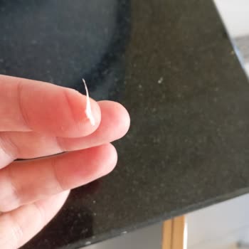 Labne Peynirinden Çıkan Plastik Parça Endişesi