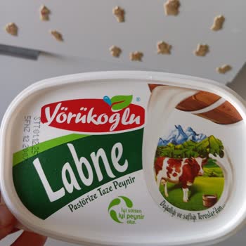 Labne Peynirinden Çıkan Plastik Parça Endişesi