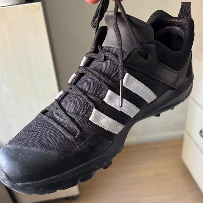 Adidas Terrex Ayakkabıda İlk Günden İtibaren Geçmeyen Koku Problemi