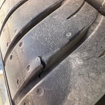 Sıfır Araçta Lastik Erken Aşınması Ve Çözüm Gecikmesi