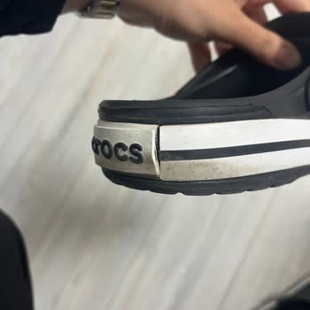 Aldığım Crocs Ürünü Hızla Deforme Oldu, Orijinalliğinden Şüpheliyim