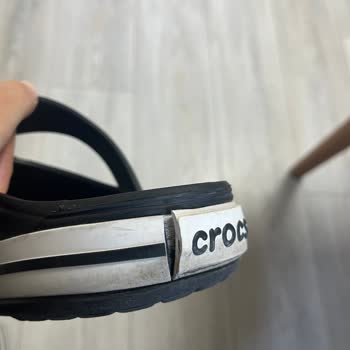 Aldığım Crocs Ürünü Hızla Deforme Oldu, Orijinalliğinden Şüpheliyim