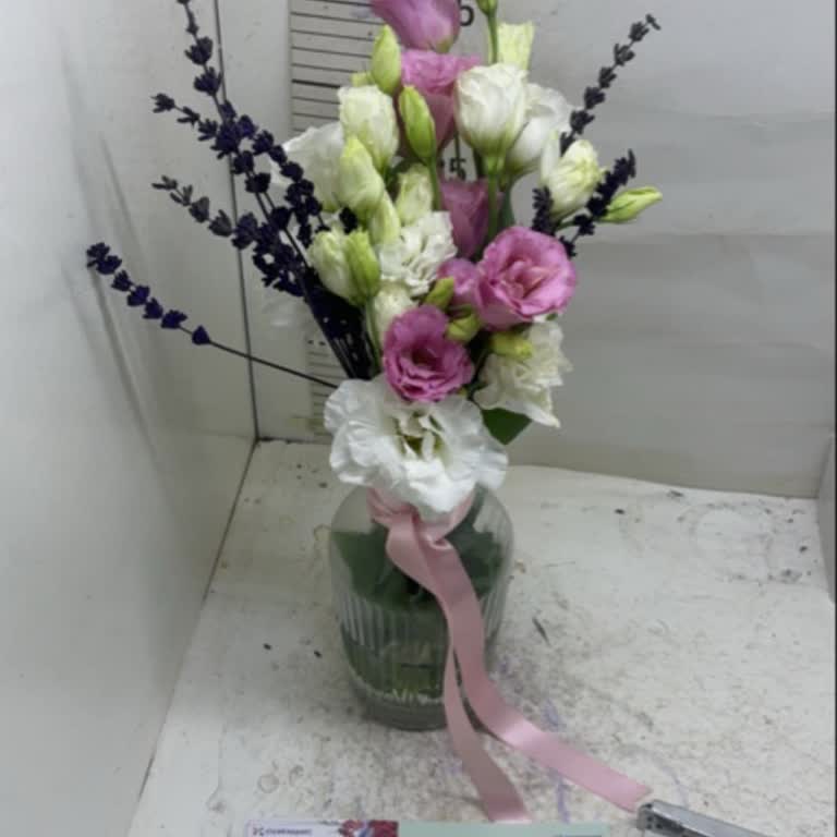 Çiçek Sepetinden Gelen Solmuş Ve Özensiz Çiçekler Mağduriyet Yaşattı