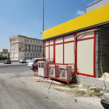 Mahallede Moloz Ve Çöp Sorunu Çözülemiyor