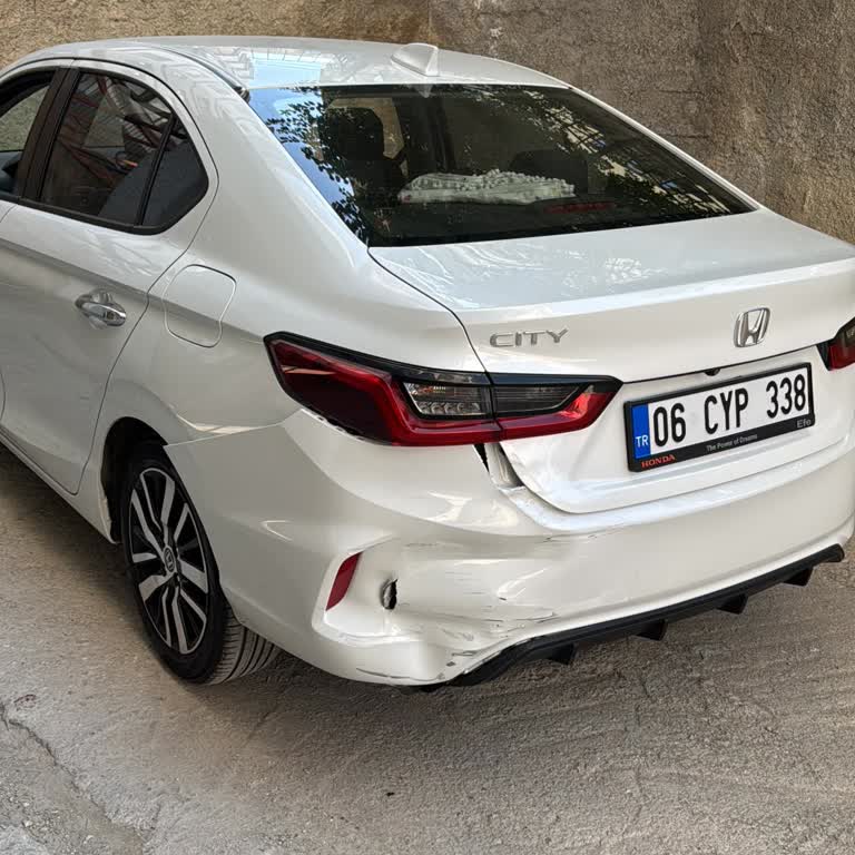 Yedek Parça Temin Edilemediği İçin Aracım Serviste Bekliyor