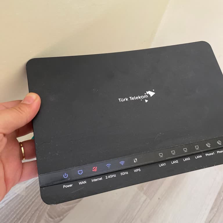 İnternet Kesintisi Nedeniyle İşlerim Ve Çocuklarımın Dersleri Aksıyor Çözüm Yok