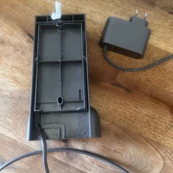 Dyson Gen5 Şarjlı Süpürge Askı Aparatı Tek Kullanımlık Oldu