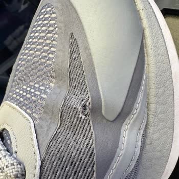 Dört Ayda Yırtılan Reebok Sneaker Ve Çözüm Bulunamayan Mağduriyet