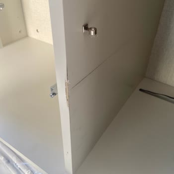 Konfor Mobilya Çizikli Dolap Kapakları İçin Değişim Talebime Dönüş Yapılmıyor