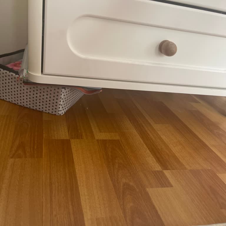 Eksik Teslimat Ve Belirsiz Çözüm Süreci: Makyaj Masası Ayakları Hala Gelmedi