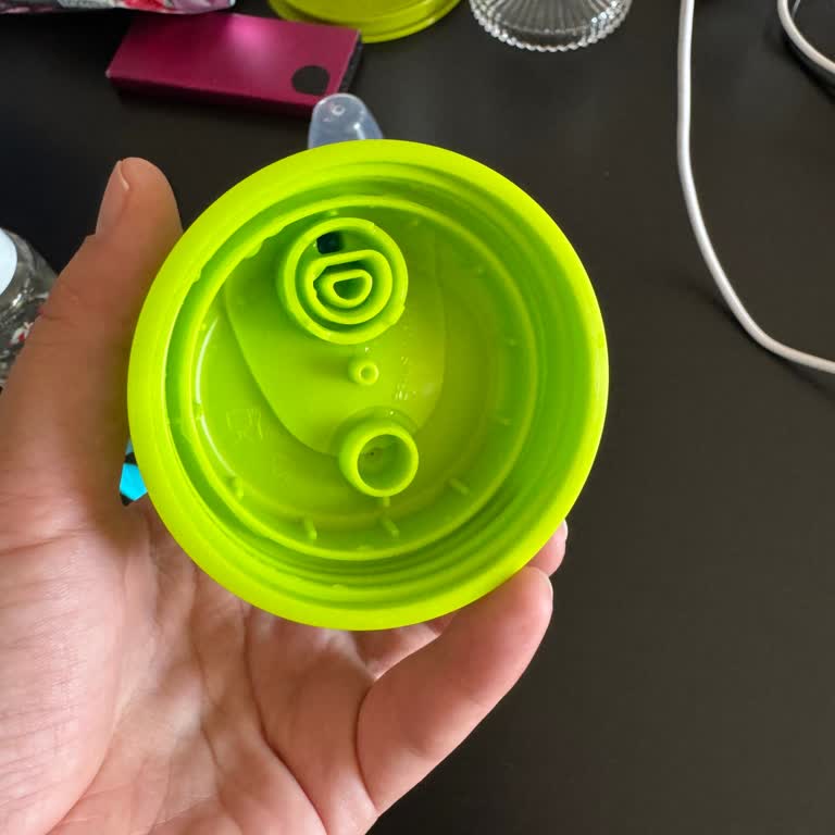 Chicco Easy Cup Bardağında Eksik Tıpa Nedeniyle Su Sızdırıyor