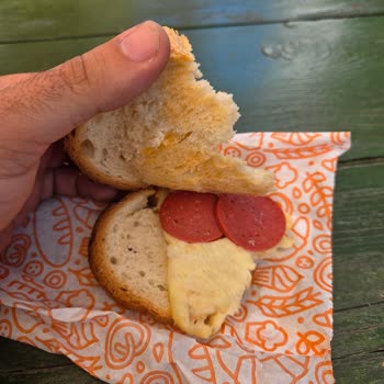 Opet İstasyonunda Eksik Starbucks Kahvesi Ve Divan Ürünlerinde Hayal Kırıklığı Yaşadım