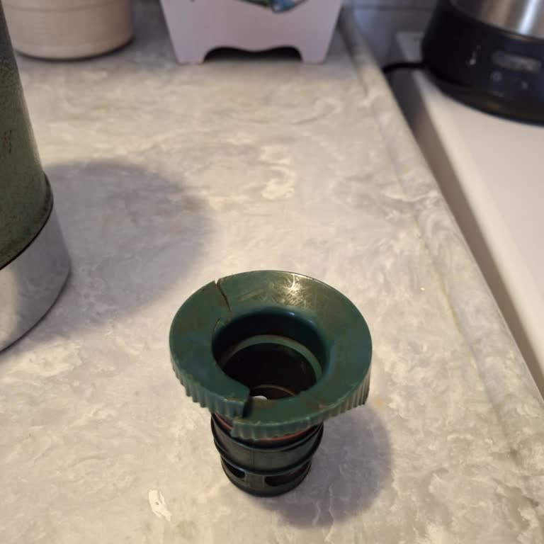 Stanley Termosun İç Kapağı Eriyor, Yedek Parça Ve Destek Bulamıyorum