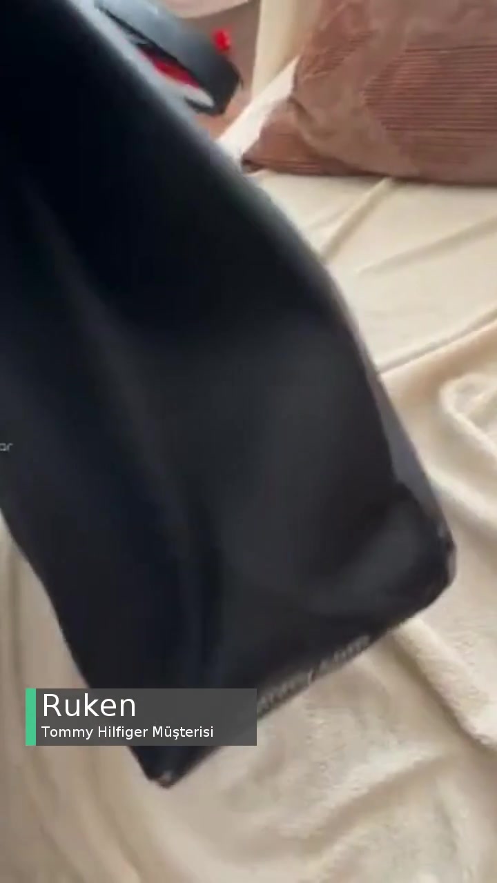 Tommy Hilfiger Deri Çanta Problemi videonun kapak resmi