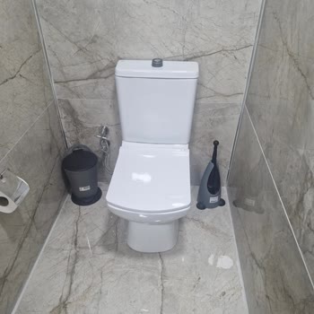 Bien Marka Klozetin Tırtıklı Yüzeyinde Çıkmayan Siyah Lekeler Oluştu