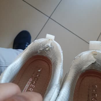 Ayakkabı Dünyası Kısa Sürede Deforme Olan Ayakkabılar Ve Yetersiz Mağaza Çözümü
