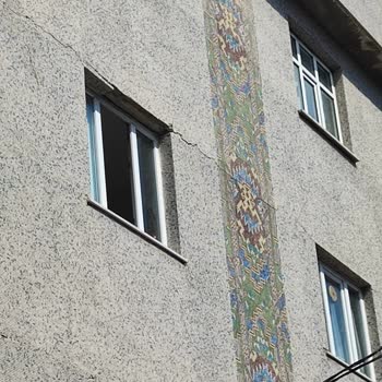 Deprem Sonrası Binamızda Büyük Çatlaklar Var İnceleme Yapılmıyor