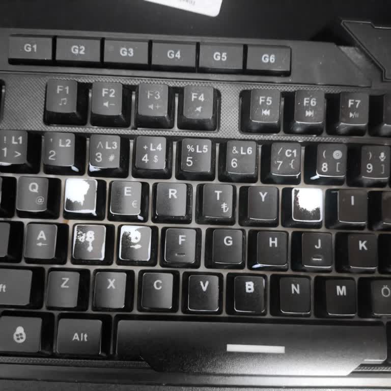 Yeni Alınan Klavyede Boya Akması Sorunu Ve Değişim Talebi