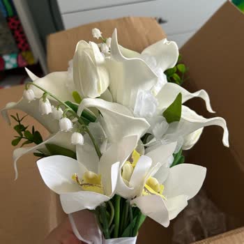 Sipariş Verdiğim Çiçek Eksik Ve Farklı Geldi Firma Dönüş Yapmıyor