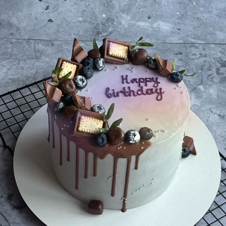 Yanlış Renk Ve Yazı İle Hazırlanan Pasta, İlgisiz Şube Yaklaşımı