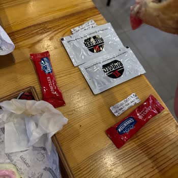 XL Burger Şubesinde Eksik Ve Kalitesiz Hizmet, İlgisiz Personel