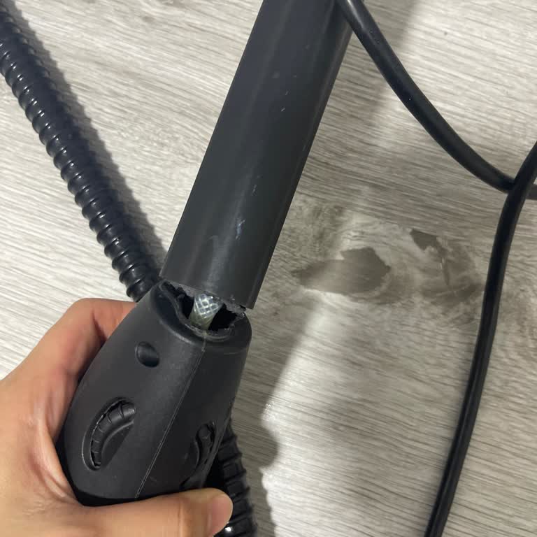 Pirantech CB-107C Buharlı Makinesinin Borusu Genel Olarak Kaliteli Bir Malzeme Değil