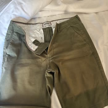 Kısa Sürede Renk Solan Şort İçin Çözüm Bekliyorum