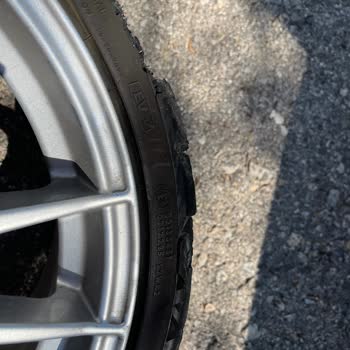 Continental neumático se rompió en carretera, solicito revisión por posible defecto