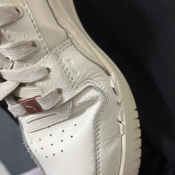 Az Kullanımla Yırtılan Puma Ayakkabı Hayal Kırıklığı