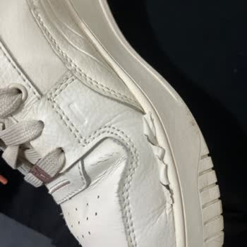 Az Kullanımla Yırtılan Puma Ayakkabı Hayal Kırıklığı