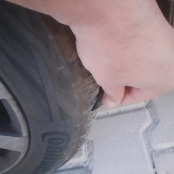 Ford Focus 2023 Continental Neumáticos se Desgastan a 7,000 km, Solicito Garantía