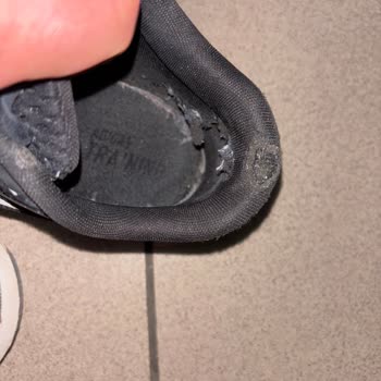 Adidas Ayakkabı Kısa Sürede Deforme Oldu, Garanti Reddedildi