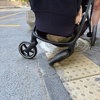 Cybex Gazelle S Stroller Seat Malfunction and Broken Front Wheel Left Us Unsafe