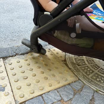 Cybex Gazelle S Stroller Seat Malfunction and Broken Front Wheel Left Us Unsafe