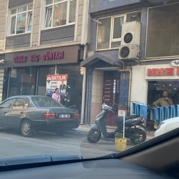 Esnafların Yol İşgali Park Sorununa Ve Mağduriyete Yol Açıyor