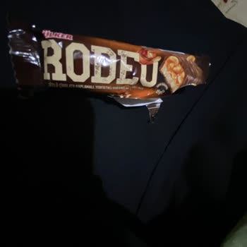 Fıstıklı Çikolata Aldım, İçinde Fıstık Yoktu: Ürün İçeriği Hayal Kırıklığı Yarattı