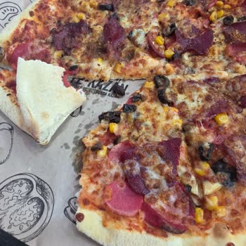 Alaturka Pizzadan Çıkan Zeytin Çekirdeği Eşimin Dişini Kırdı, Ücret İadesi İstiyorum