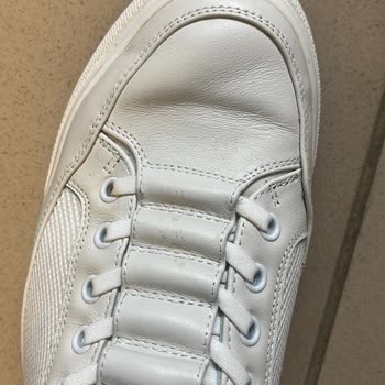 Yeni Alınan Deri Sneaker'da İlk Kullanımda Çatlak Ve Buruşukluk Sorunu