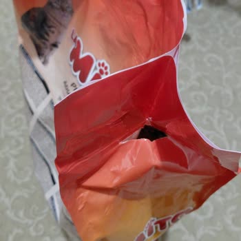 Hasarlı Kedi Maması Teslimatı Ve Değişim Talebi