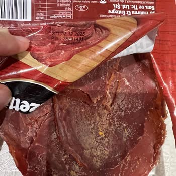 Şok Marketler Son Kullanma Tarihi Geçmemiş Pastırmadan Kötü Koku Ve Renk Değişikliği!