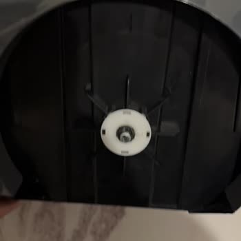 Fakir Süpürge Tekerlekleri Sürekli Kırılıyor, Müşteri Mağdur Ediliyor