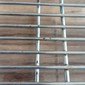 Paslanmaz Denilen Tabaklık 13 Ayda Paslandı, Firma Çözüm Sunmadı