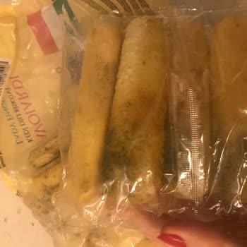 Taze Olmayan Ürünle Sağlık Ve Güven Sorunu: Pesotti Kedi Dili Bisküvisi Küflü Çıktı