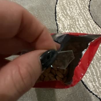 Migros’tan Aldığım Bademin İçinden Cam Parçası Çıktı: Çocuğum Tehlike Atlattı!