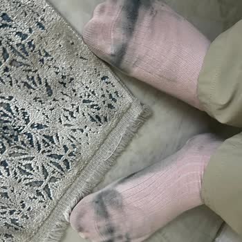 Ayakkabı Çorapları Boyuyor, Mağaza Sorumluluk Almıyor