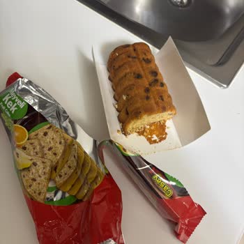 Eksik Ve Bayat Kek Satışı Hakkında Şikayet