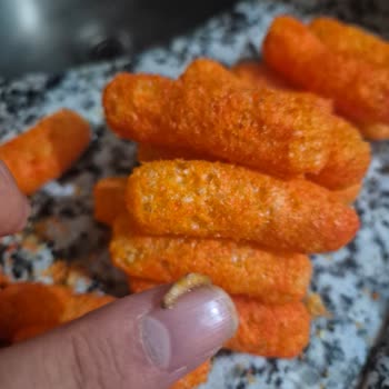 Aldığım Cipsin İçinden Canlı Kurtçuk Çıktı, Mağduriyetim Giderilsin