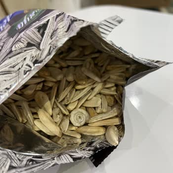 A101'den Alınan Ayçekirdeği Paketinden Salyangoz Çıktı!