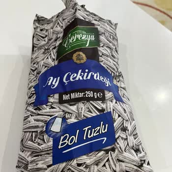 A101'den Alınan Ayçekirdeği Paketinden Salyangoz Çıktı!